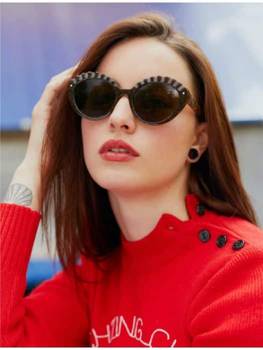 Lunettes-rouges-Le-regard-SOOD
