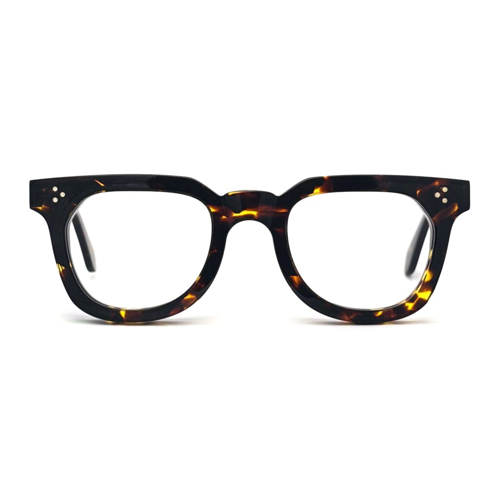 Lunettes-rouges-Le-regard-SOOD